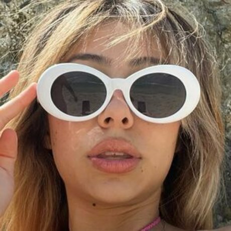 Glossyjocie model adult image