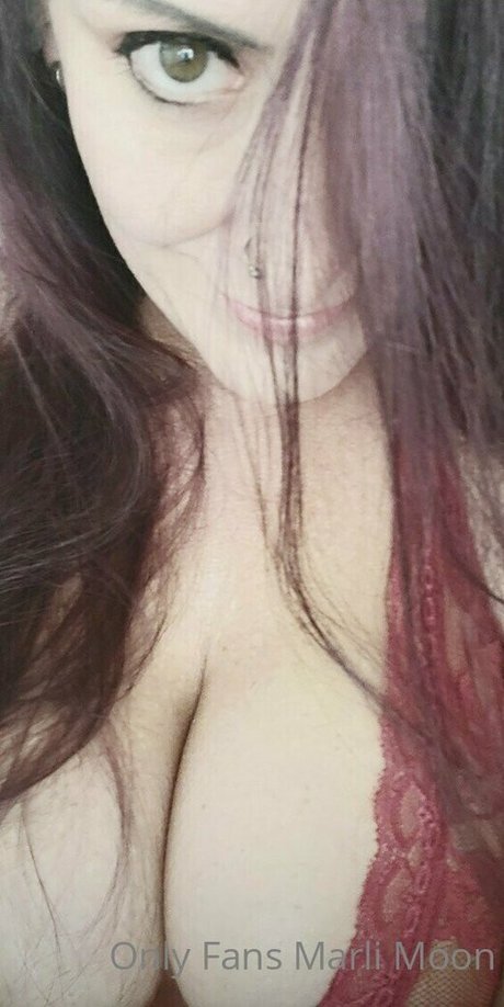 marlimoon model nude archive