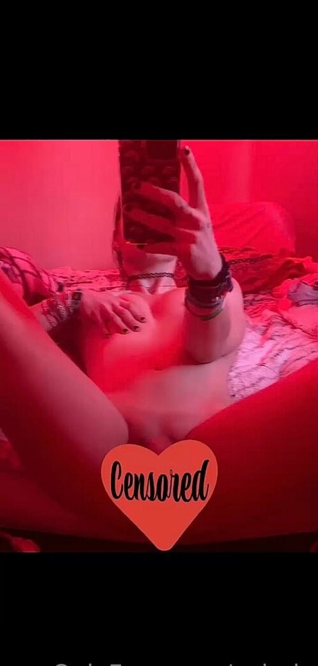 vylyria pornstar adult picture