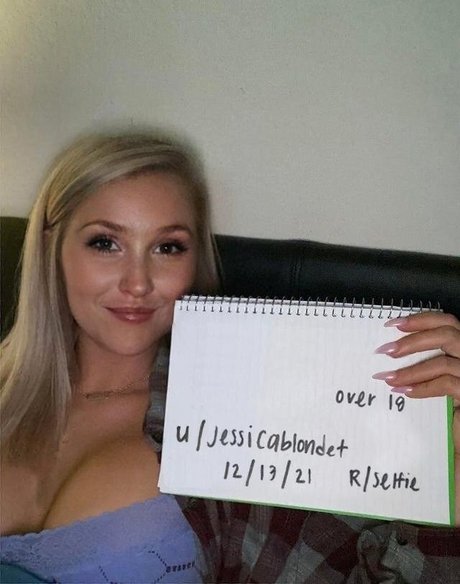 Jessica Blondet hot star gallery