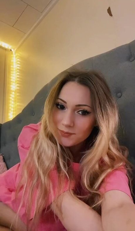 Little Momma model best pics