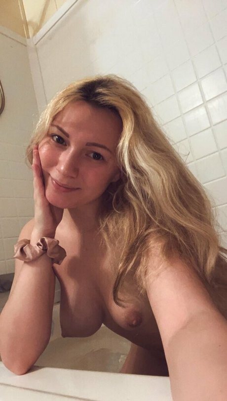 Little Momma erotic actress images