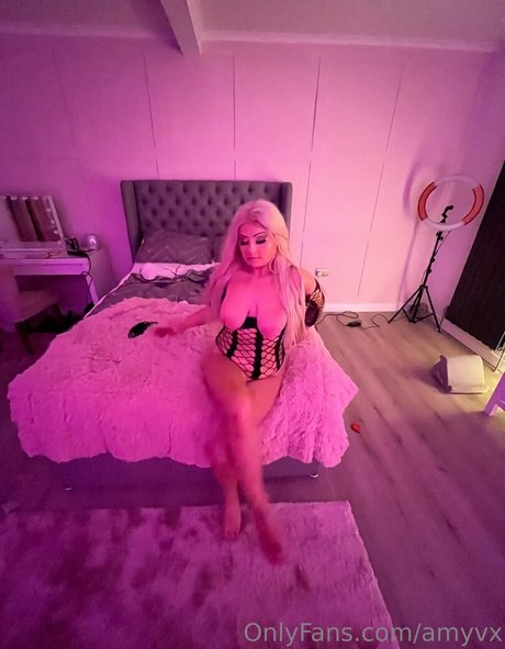 Amyvx xxx pornstar photo