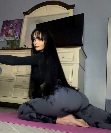 Mila Moore star erotic image