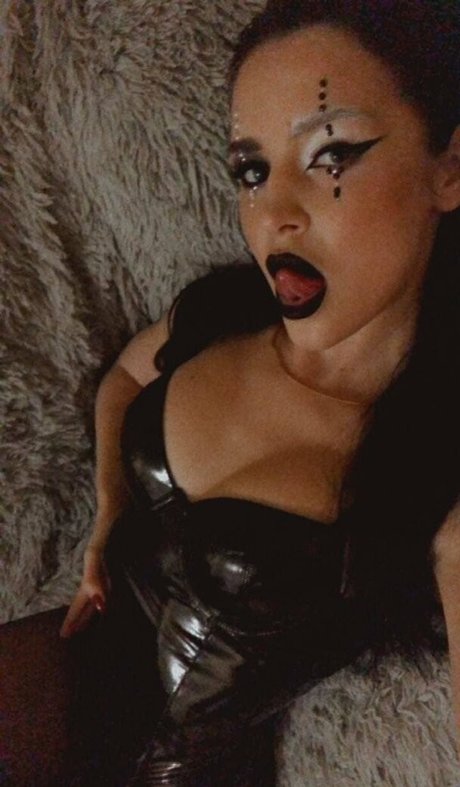 hands onlyfans nude pictures