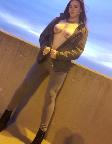 Anacondanoire naked pornstar picture