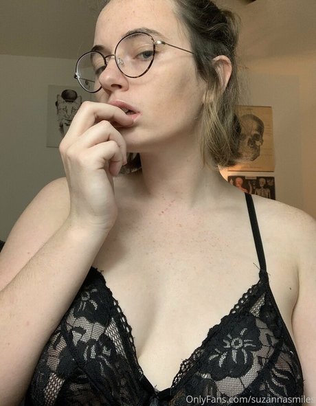 suzannasmiles adult model gallery