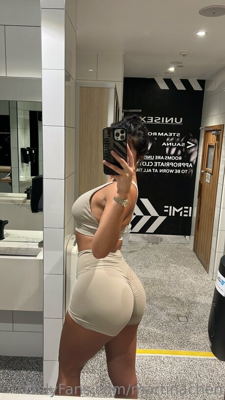 martinachen model exclusive img