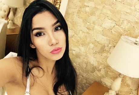 Abie Smith perfect model pic