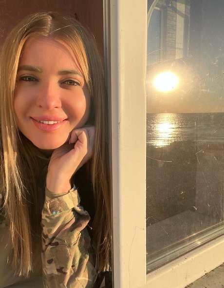 Anna Ilyasova nude model photos