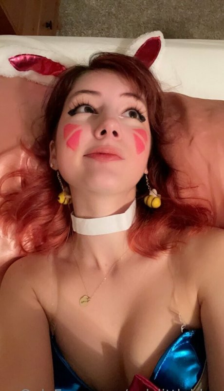 valvestia sex model images