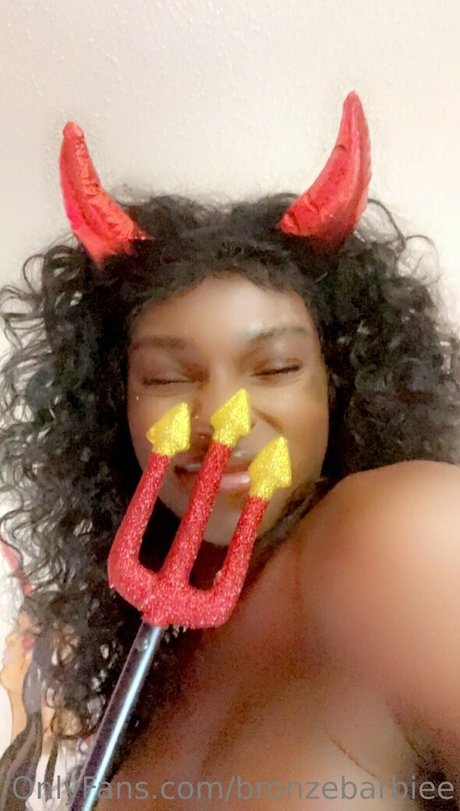 bronzebarbiee Profile pic