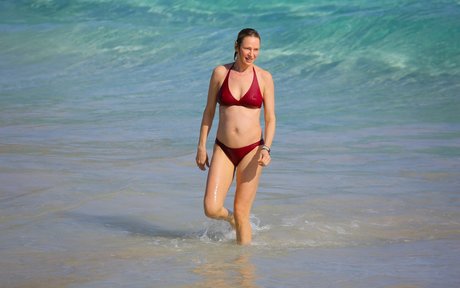 Uma Thurman model nudes pic