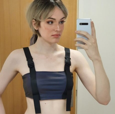 lexxiraus pornographic model pic