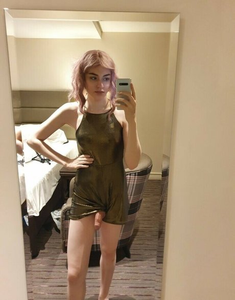 lexxiraus naked star img