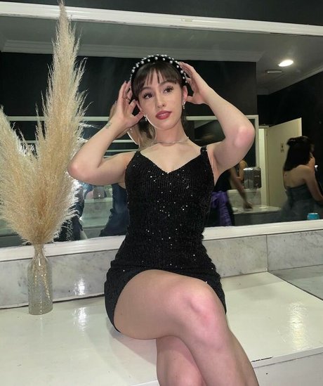 Oriana Kane porn model gallery