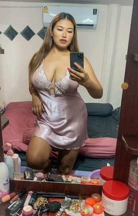 Thanaporn beautiful pornstar pics