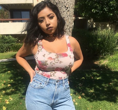 Sadd Pup xxx actress photo