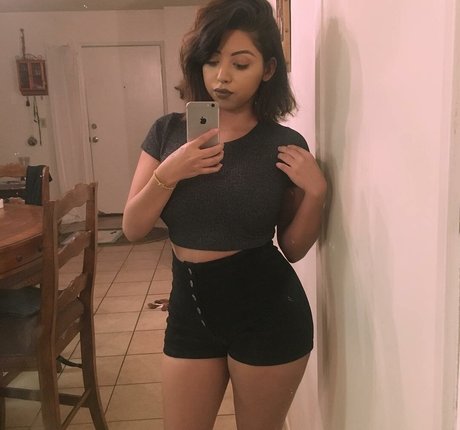 Sadd Pup porn model picture