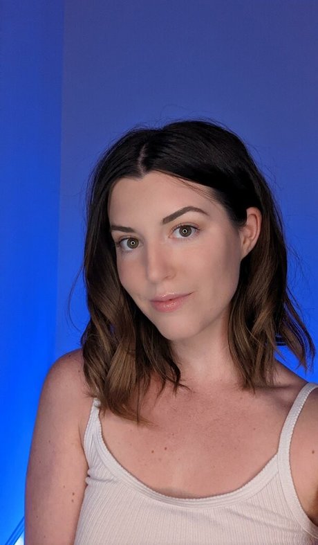 Kayla Summer model nude pictures