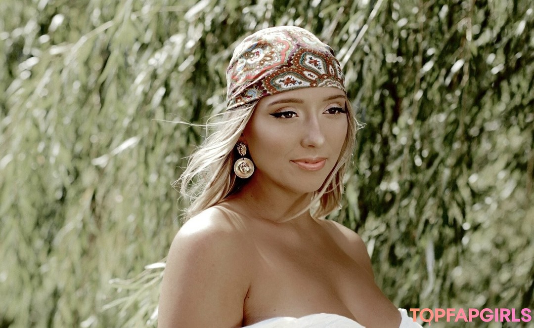 shootwithmads model exclusive image