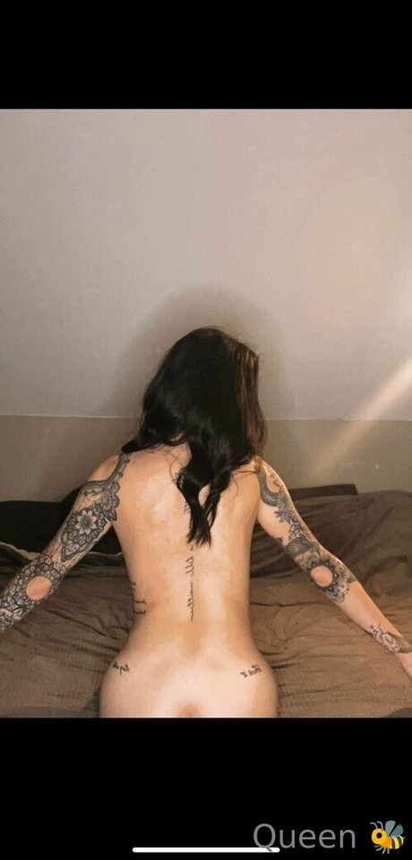 queenbitch1998 model top gallery