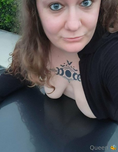 queenbitch1998 hot actress images