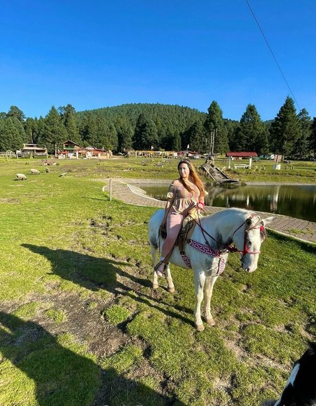 penelopeland hot model pics