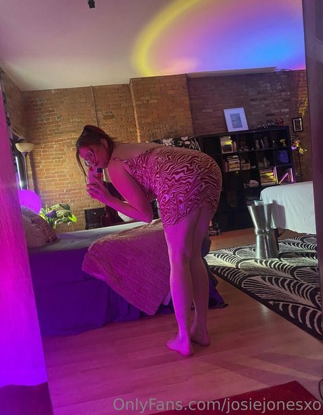 josiejonesfree naked star gallery