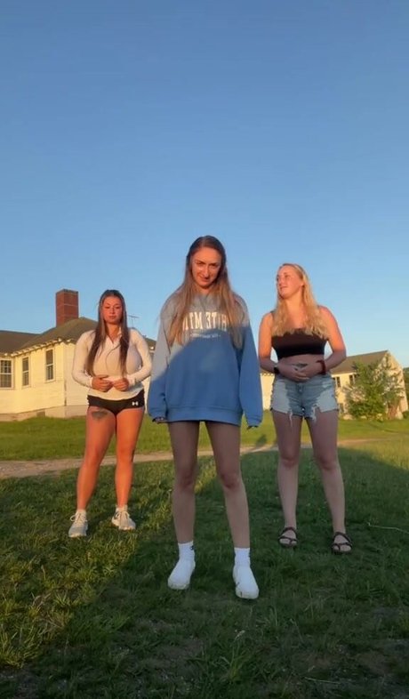 Lauren Risotti model erotic pic