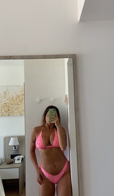 belonly hot actress picture