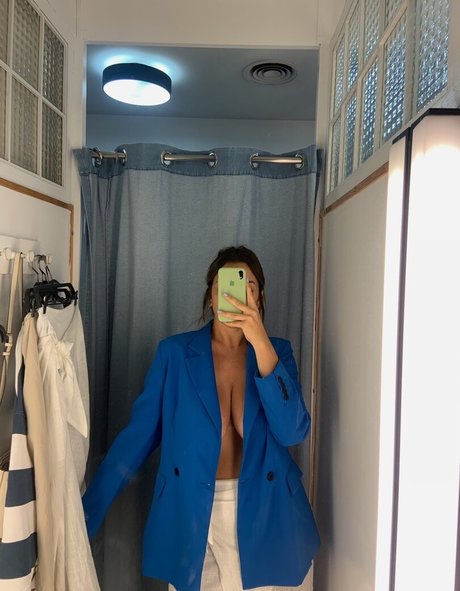 belonly star nude pic