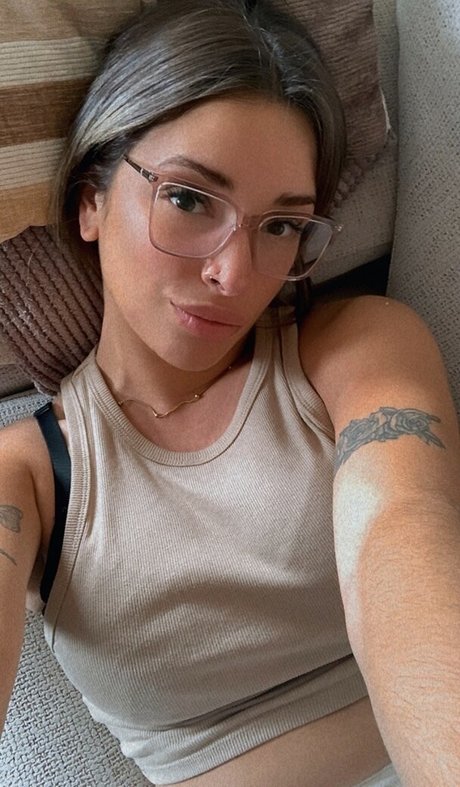 belonly sexy actress pic