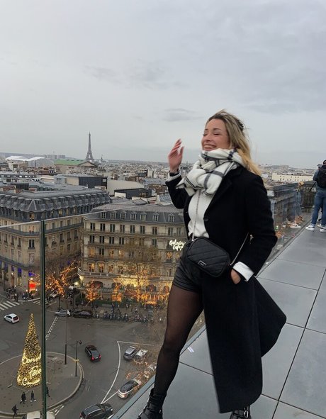 belonly adult model pics