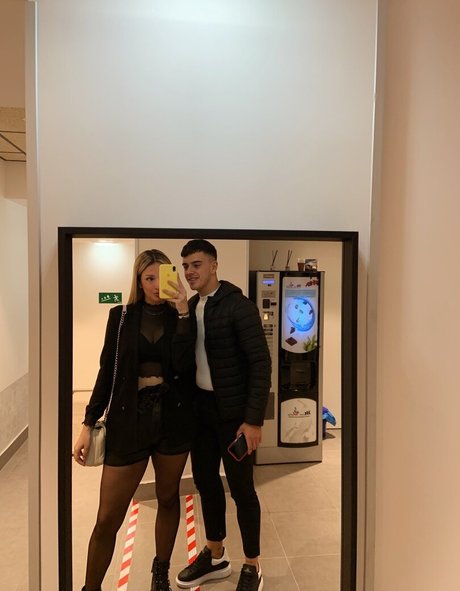 belonly model erotic picture