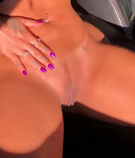 Annicpn model top photo