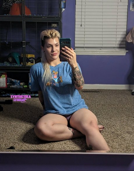 Synthetika Lynn nice pornstar image