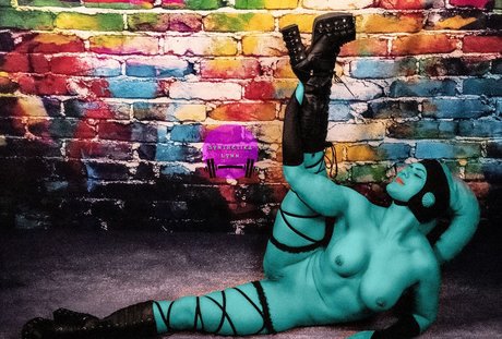Synthetika Lynn exclusive model pic
