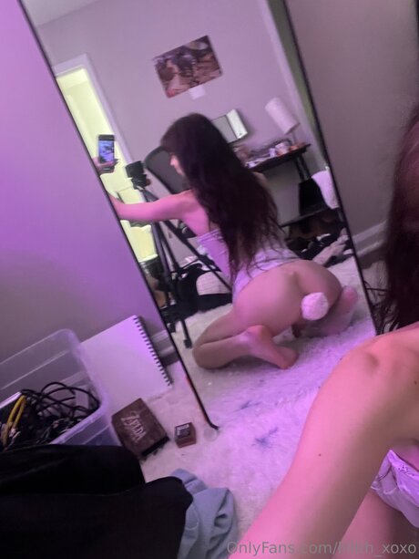 Lillith Xoxo pornstar nude images