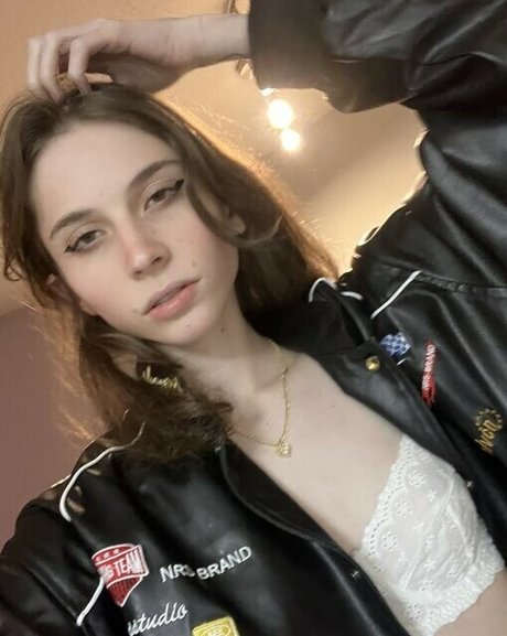 Lillith Xoxo star beautiful photo