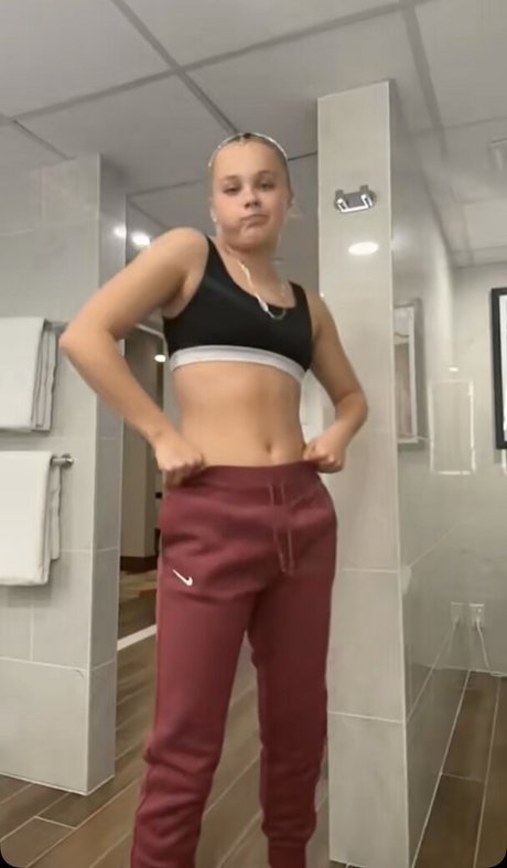 Jojo Siwa erotic star photo