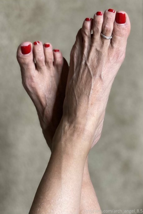 arch angel 8 5 naked model picture