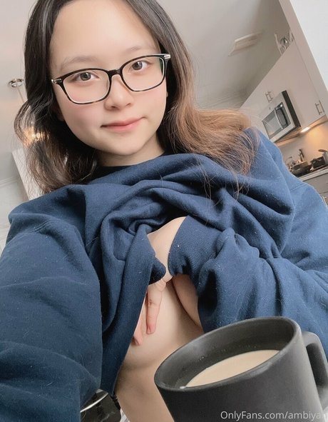 ambiyah free actress pictures