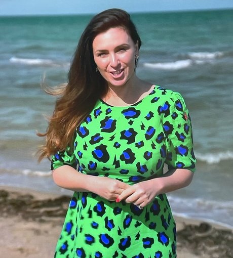 Sara Damergi model photos