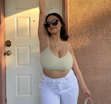 Wendy Chavez model adult galleries