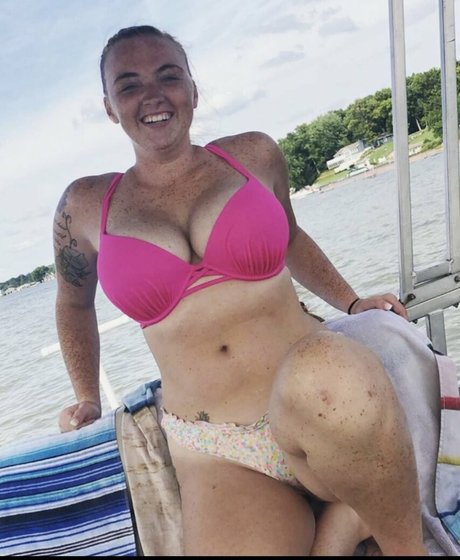 Raelyne Summeier pretty model pictures