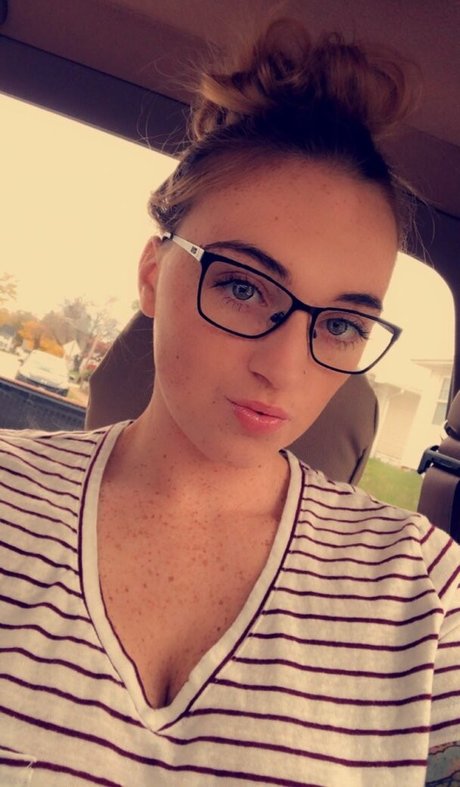 Raelyne Summeier star porn images