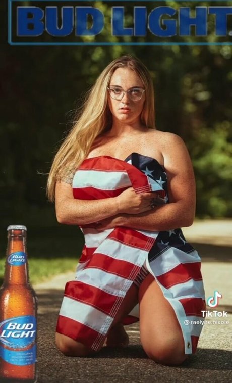 Raelyne Summeier star nude img