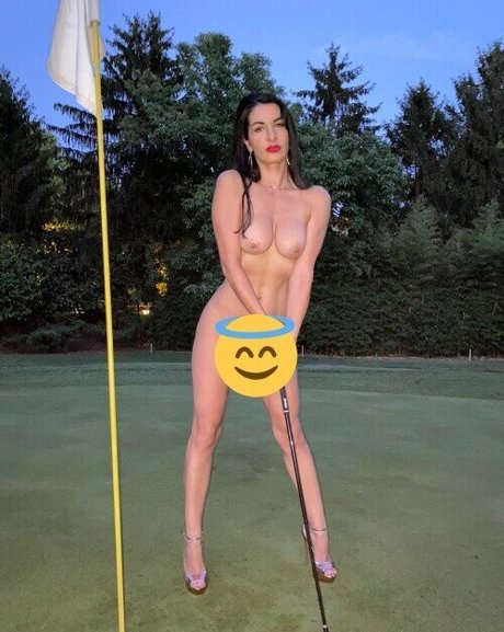 Sara Your Dream exclusive pornstar photo