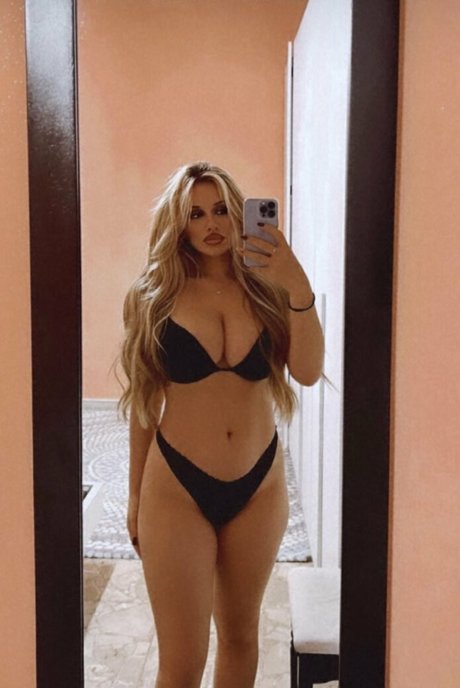 Anastasia Ticus star perfect pics